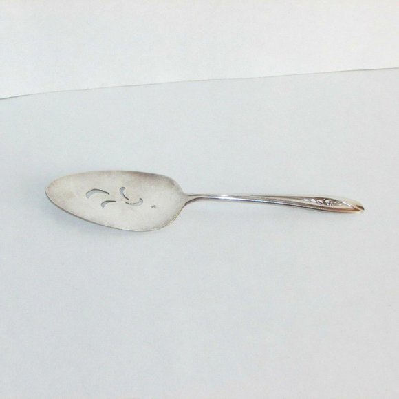 1950's Vintage Silvery Tulip Silver Plate Pie Cake Server Lifter Cottagecore - Picture 1 of 6
